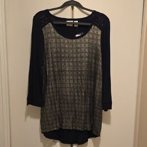 Chico's Navy Patterned Top With 3/4 Sleeves